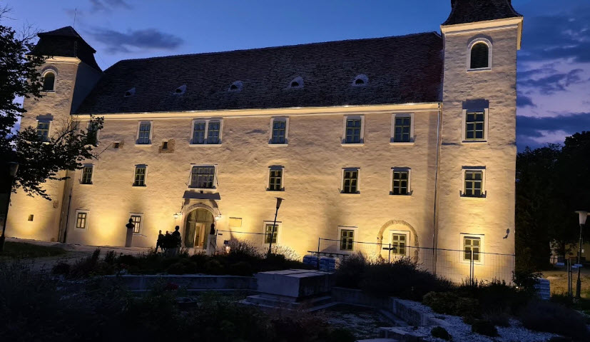 Óvári Castle, Hungary